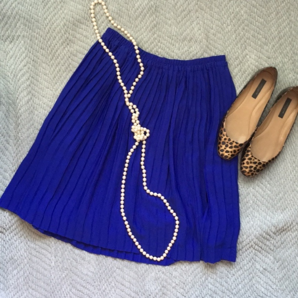 Banana republic pleated skirt